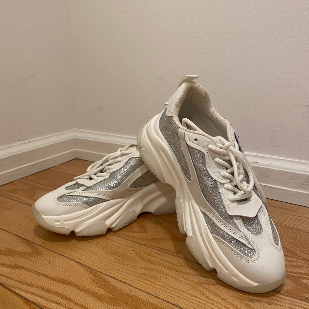 Steve Madden Seakers - WORN ONCE